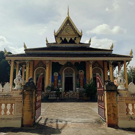 Family Batcave Homestay Battambang Exteriör bild