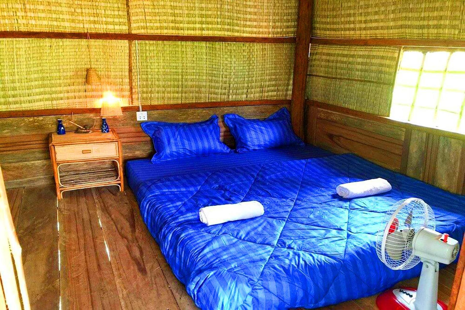 Family Batcave Homestay Battambang Exteriör bild
