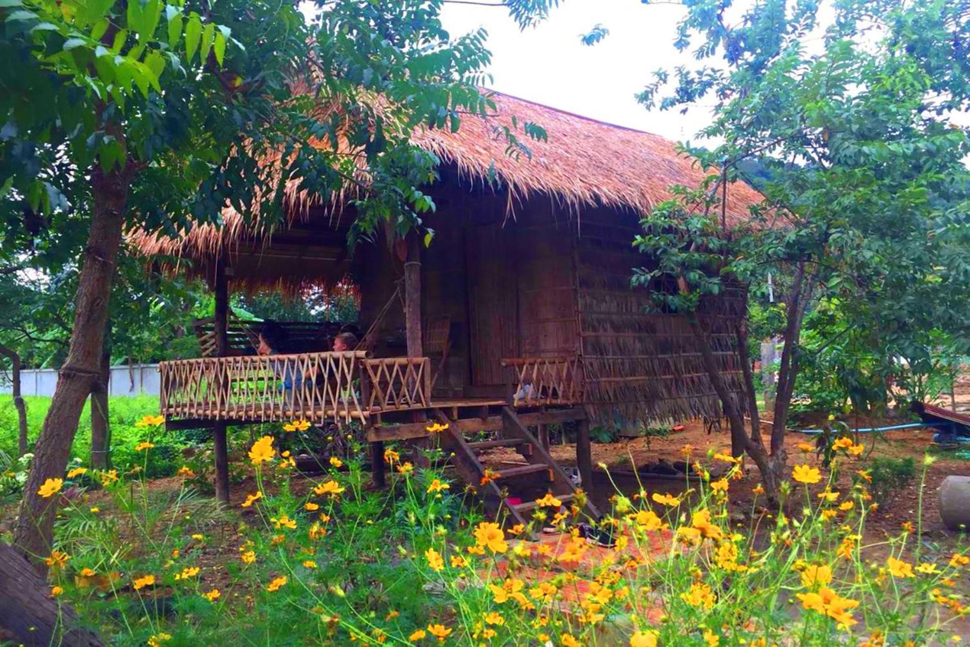 Family Batcave Homestay Battambang Exteriör bild