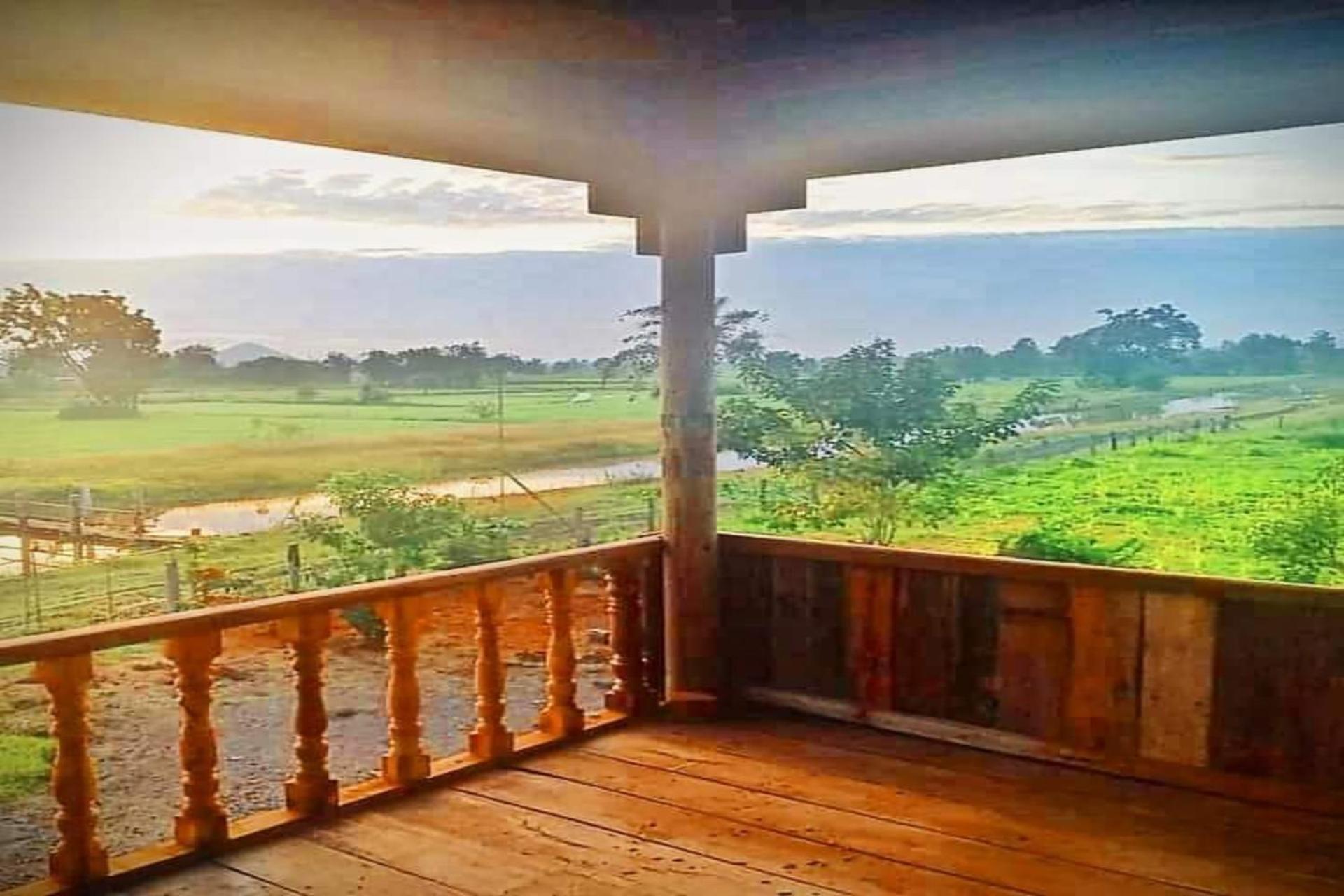 Family Batcave Homestay Battambang Exteriör bild