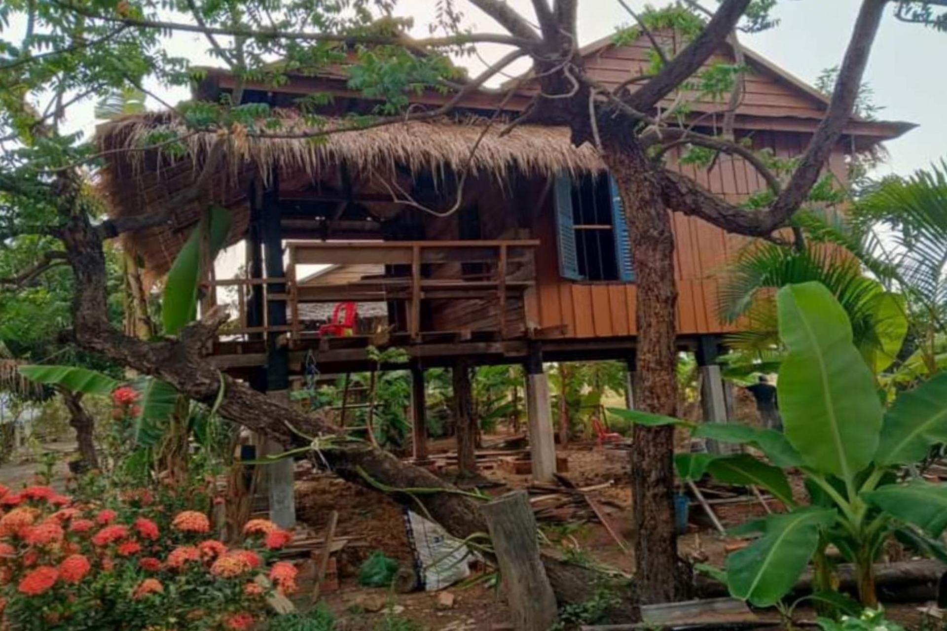 Family Batcave Homestay Battambang Exteriör bild