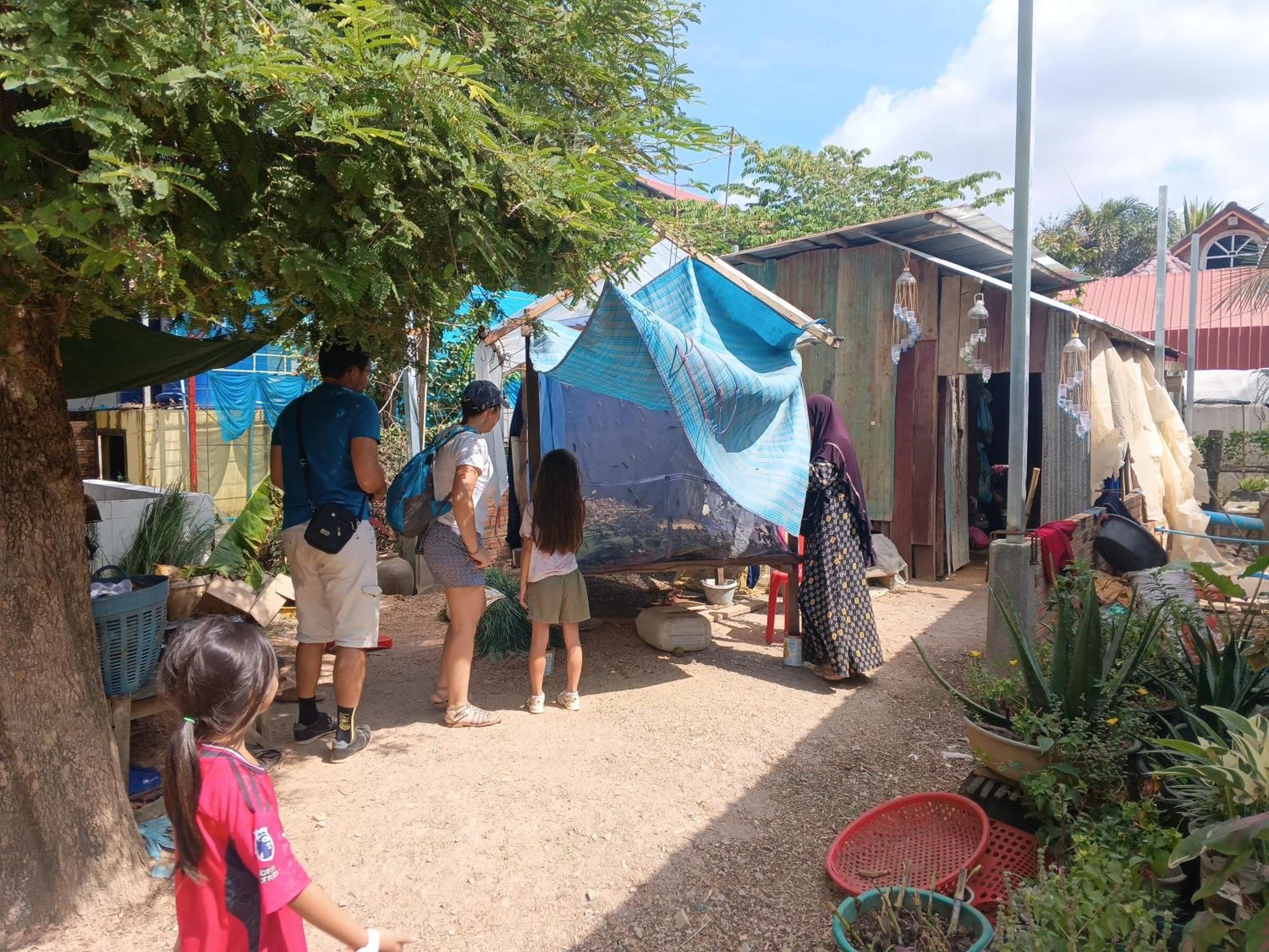 Family Batcave Homestay Battambang Exteriör bild