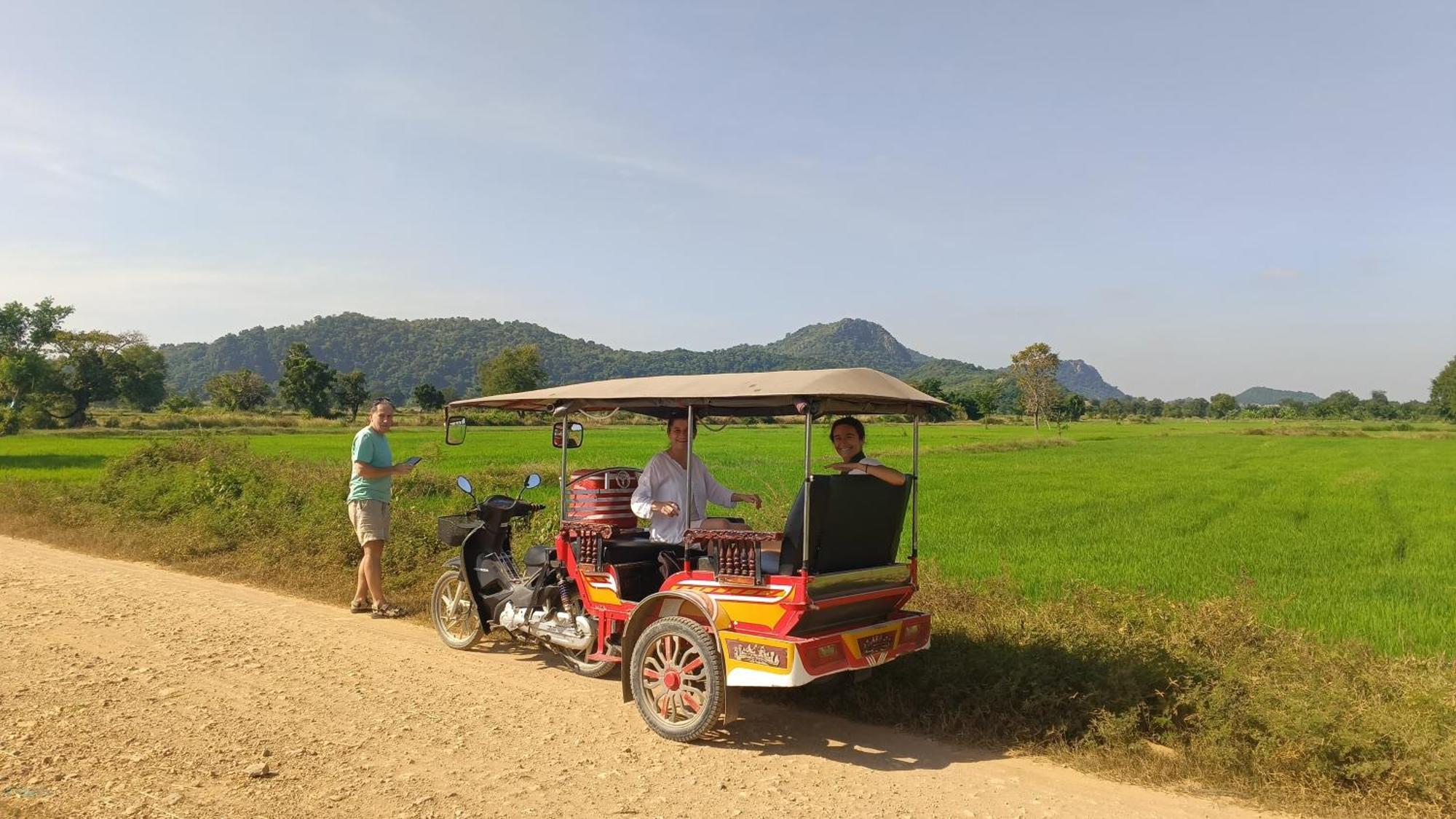 Family Batcave Homestay Battambang Exteriör bild
