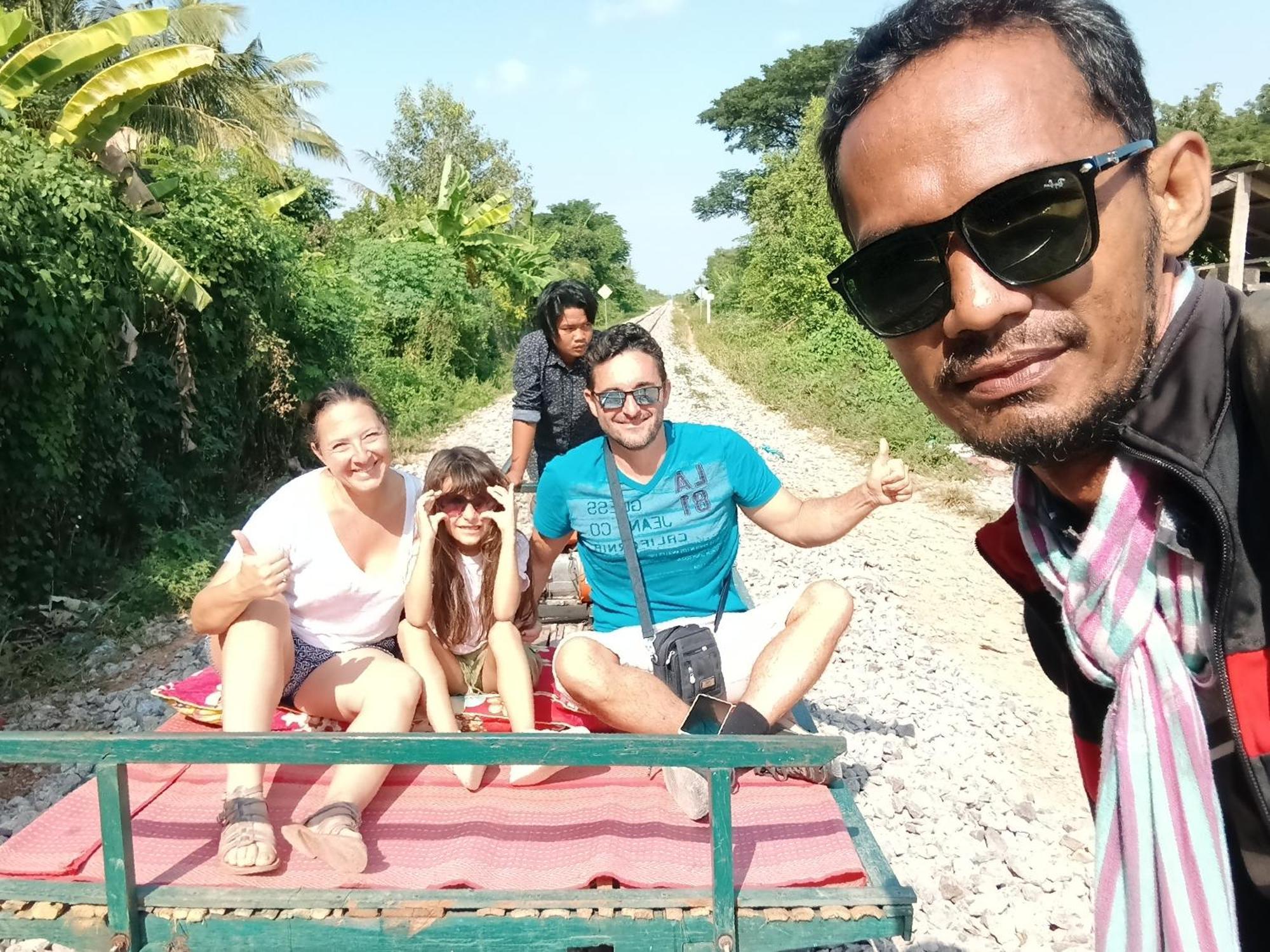 Family Batcave Homestay Battambang Exteriör bild