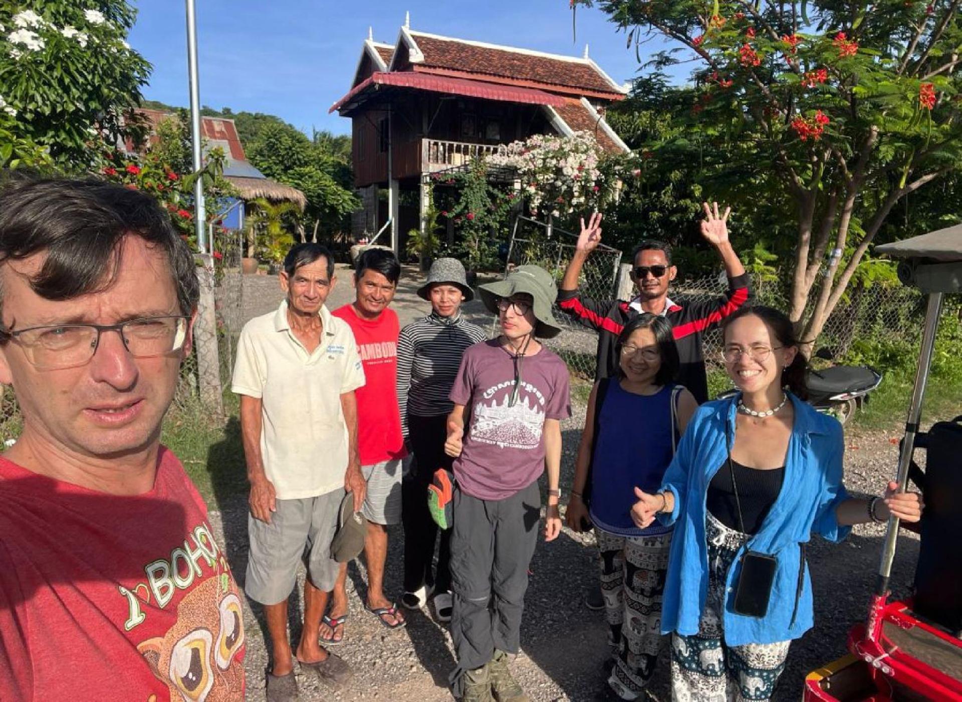 Family Batcave Homestay Battambang Exteriör bild