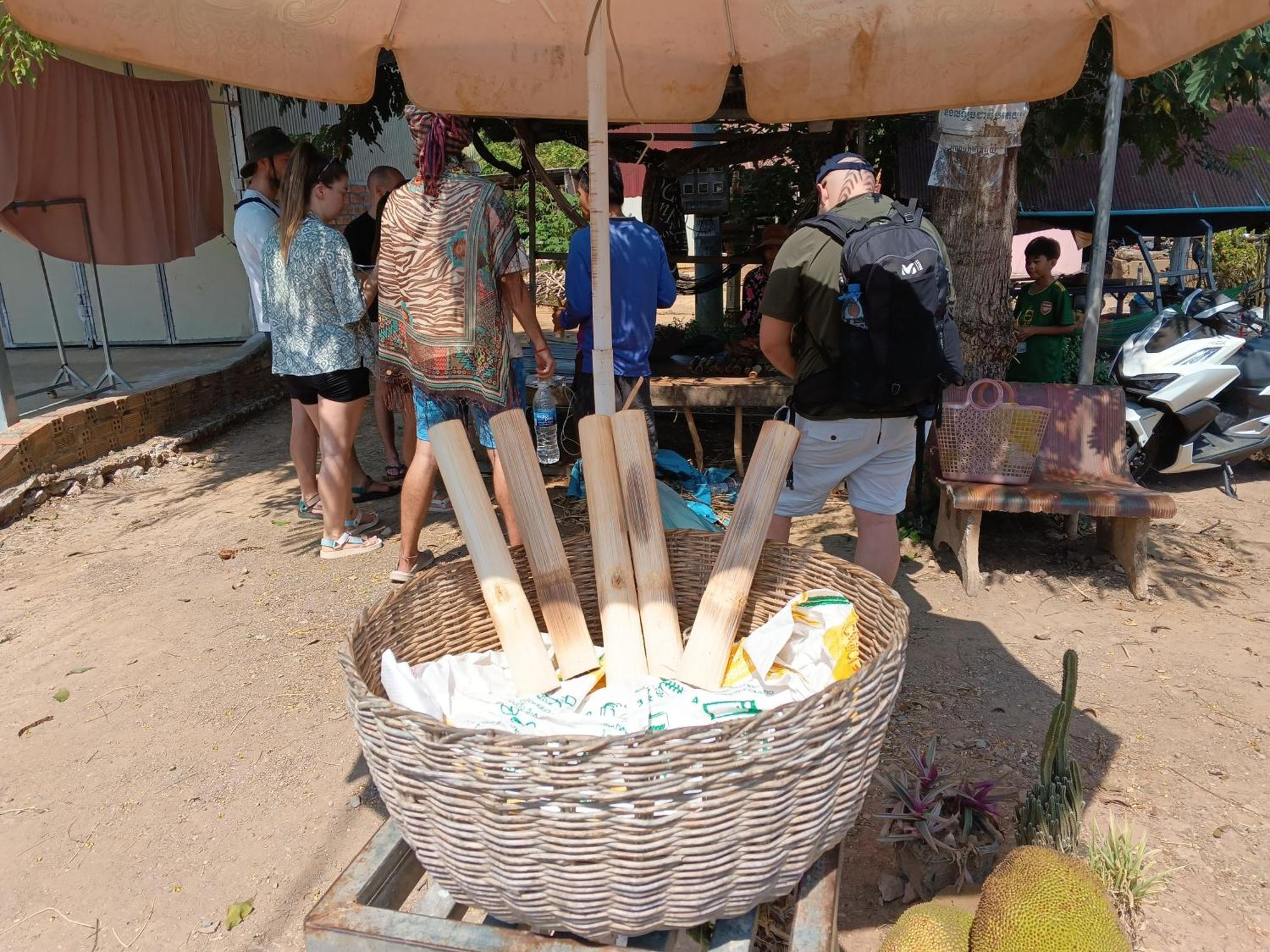 Family Batcave Homestay Battambang Exteriör bild