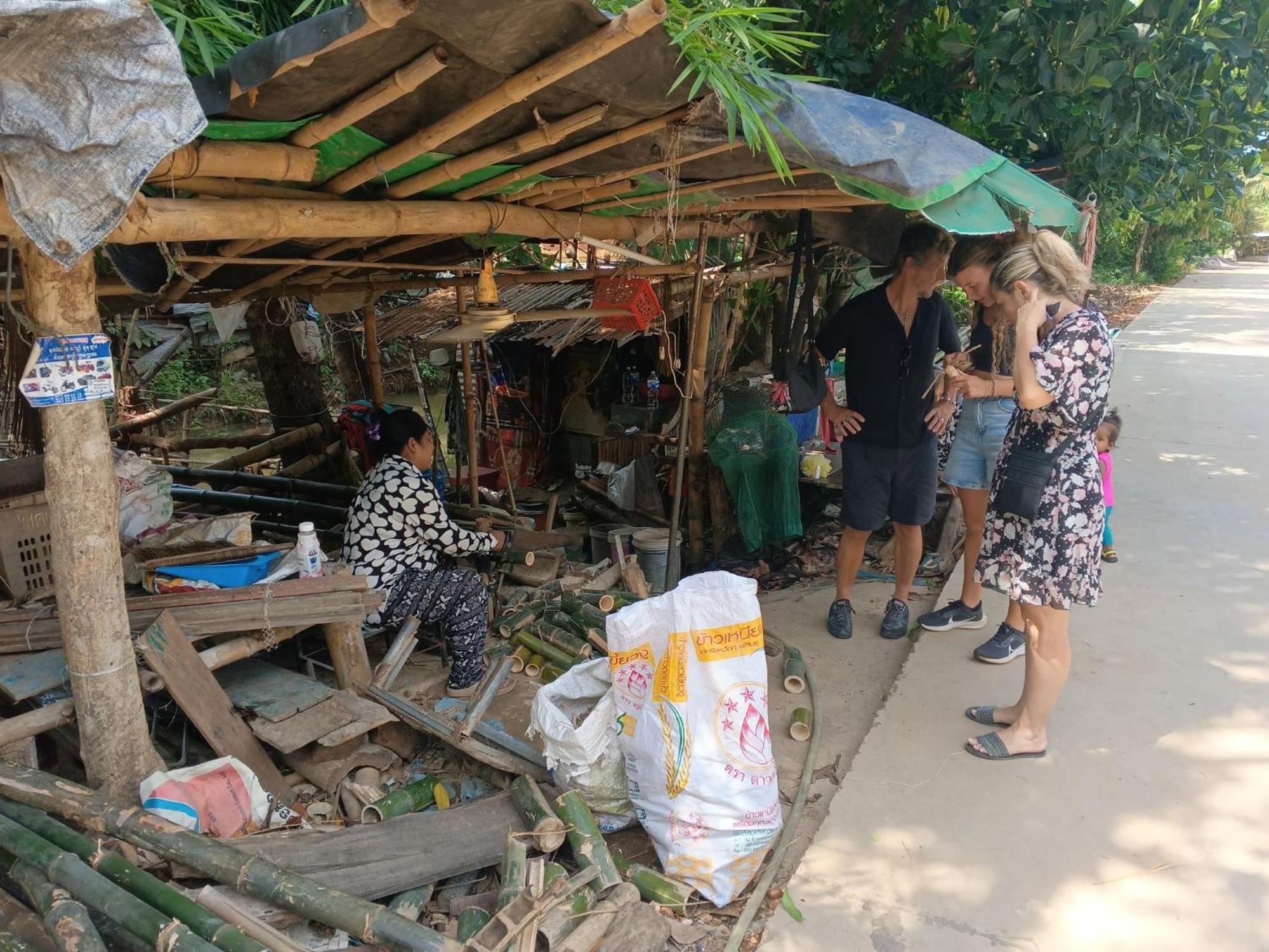 Family Batcave Homestay Battambang Exteriör bild